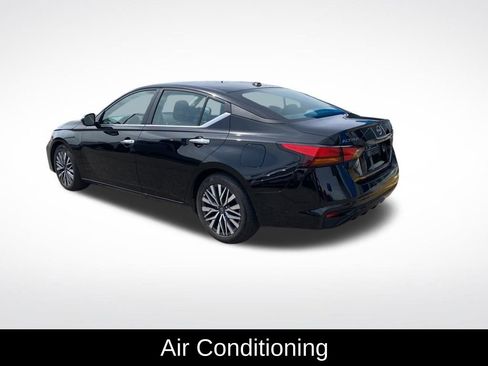 Used 2025 Nissan Altima 2.5 SV image 5