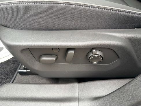 New 2026 Buick Envision Avenir image 18