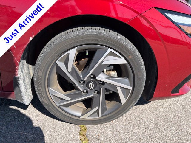 Used 2025 Hyundai Elantra SEL FWD image 17