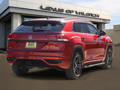 Used 2020 Volkswagen Atlas Cross Sport SE w/ Panoramic Sunroof Package image 4