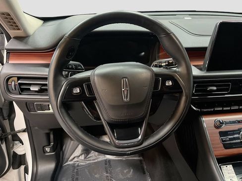 Used 2024 Lincoln Aviator Reserve AWD/4WD image 11