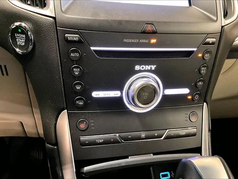 Used 2017 Ford Edge Titanium image 27