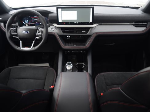 Used 2025 Ford Explorer ST image 8