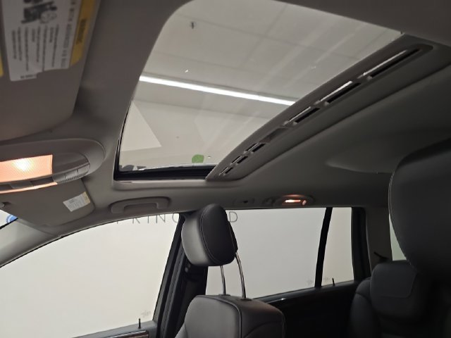 Used 2011 Mercedes-Benz GL 450 4MATIC image 23