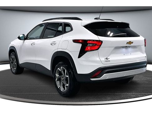 New 2026 Chevrolet Trax LT image 4