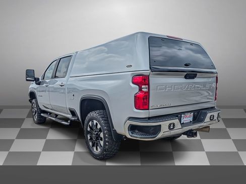 Used 2020 Chevrolet Silverado 2500 LT w/ Convenience Package AWD/4WD image 4