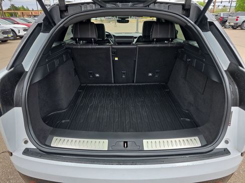 Used 2018 Land Rover Range Rover Velar R-Dynamic HSE AWD/4WD image 23