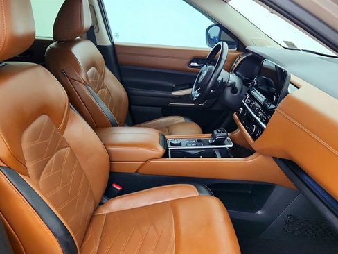 Used 2023 Nissan Pathfinder Platinum w/ Cargo Package image 26