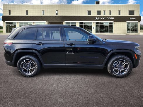 Used 2023 Jeep Grand Cherokee Trailhawk w/ Luxury Tech Group III image 2