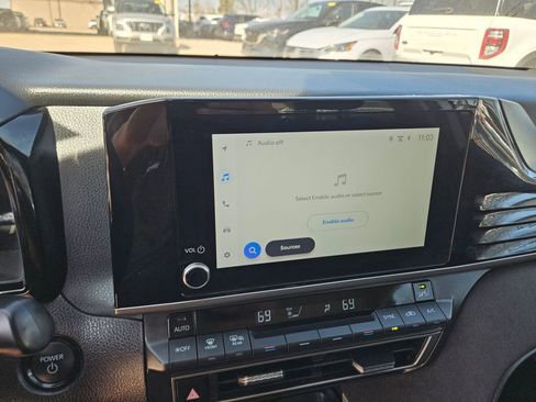 Used 2025 Toyota Camry LE image 21