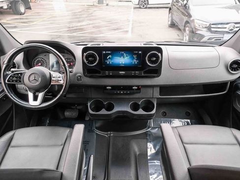 Used 2024 Mercedes-Benz Sprinter 2500 image 13