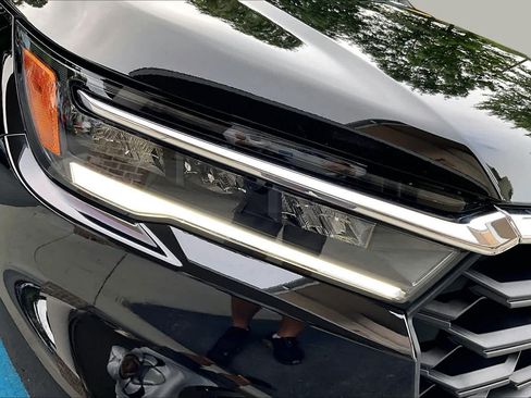 Used 2025 Honda Pilot EX-L image 57