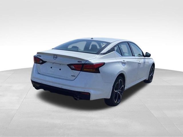 Used 2023 Nissan Altima 2.5 SR AWD/4WD image 3