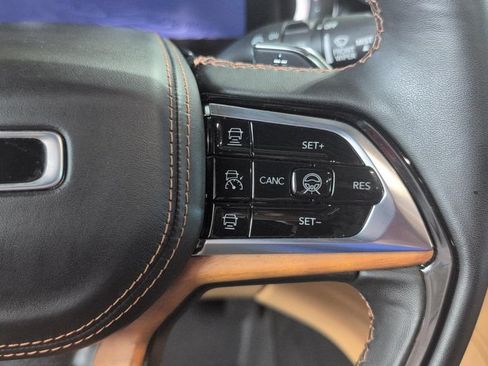 Used 2024 Jeep Grand Cherokee Summit AWD/4WD image 12