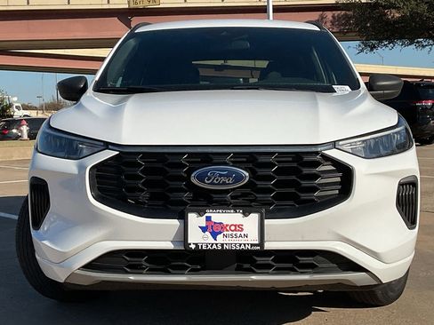 Used 2023 Ford Escape ST-Line image 3