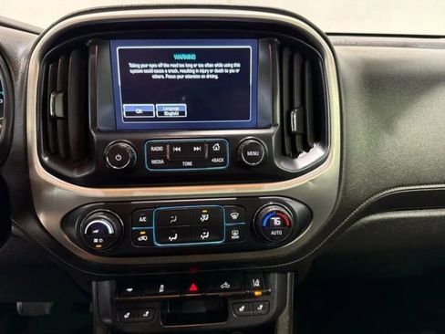 Used 2017 GMC Canyon SLT w/ Driver Alert Package image 17