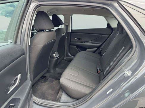 Used 2023 Hyundai Elantra SEL FWD image 37