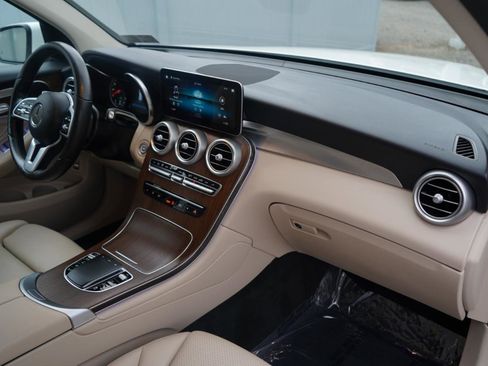 Used 2022 Mercedes-Benz GLC 300 4MATIC w/ Premium Package Lite image 68