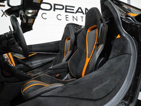 Used 2022 McLaren 720S Performance image 11