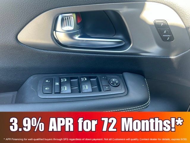 New 2026 Chrysler Pacifica Select FWD image 16