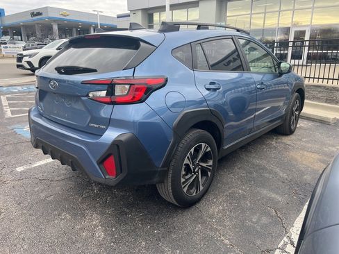 Used 2024 Subaru Crosstrek 2.0i Premium image 3