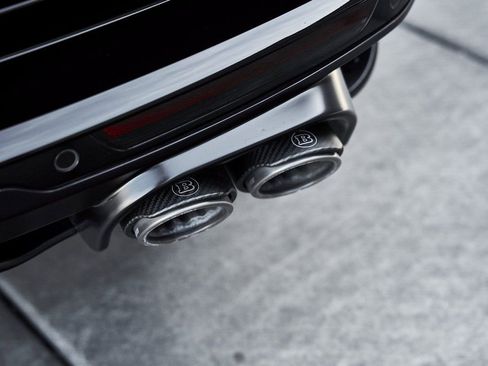 Used 2024 Land Rover Range Rover SV image 14