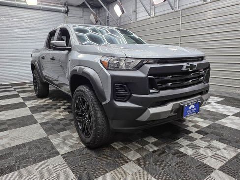 Used 2024 Chevrolet Colorado Trail Boss w/ Advanced Trailering Package AWD/4WD image 5