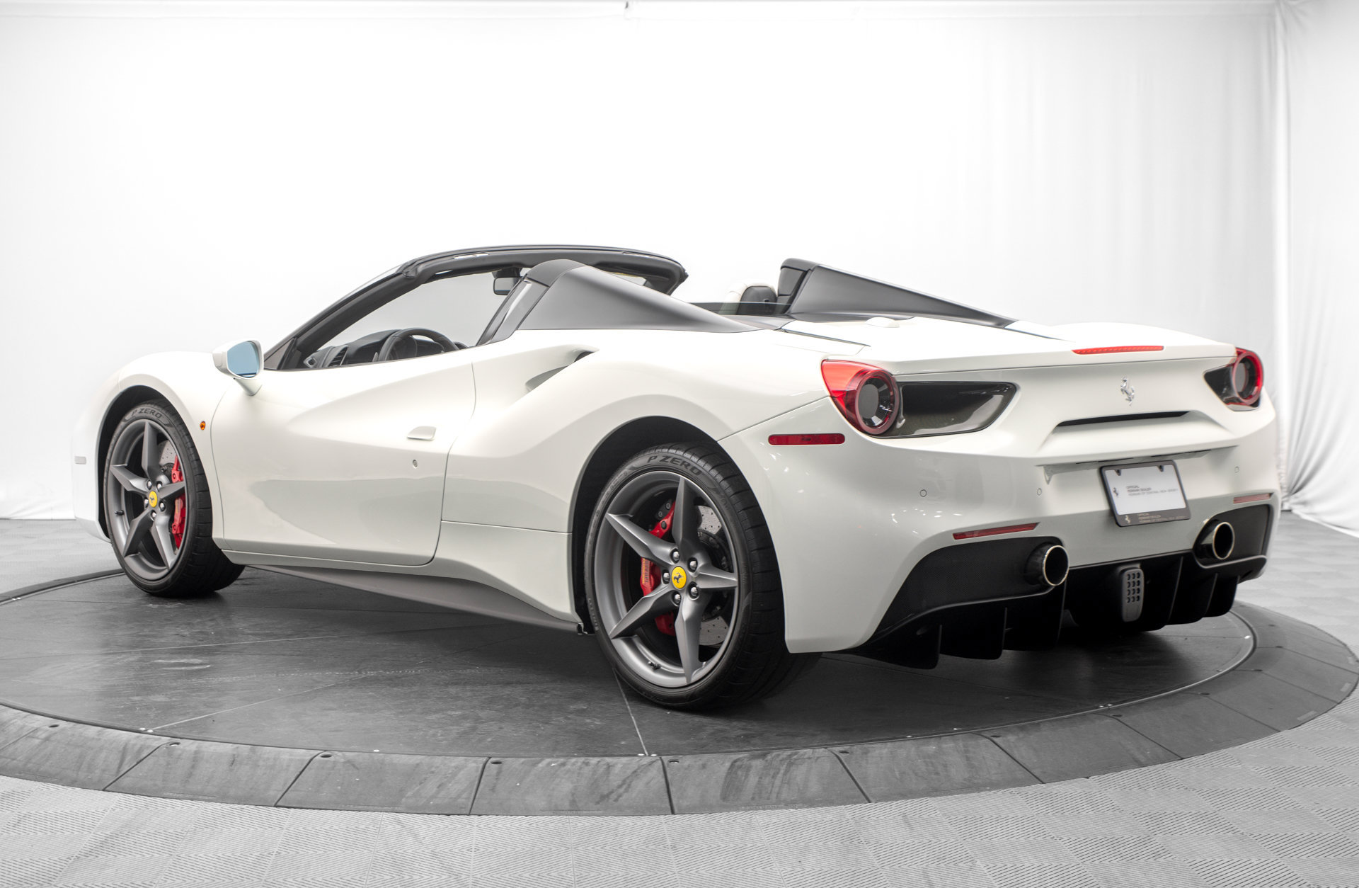 Used 2018 Ferrari 488 Spider RWD image 12