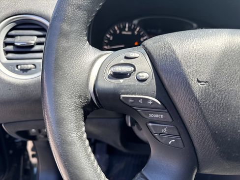 Used 2019 Nissan Pathfinder Platinum AWD/4WD image 25