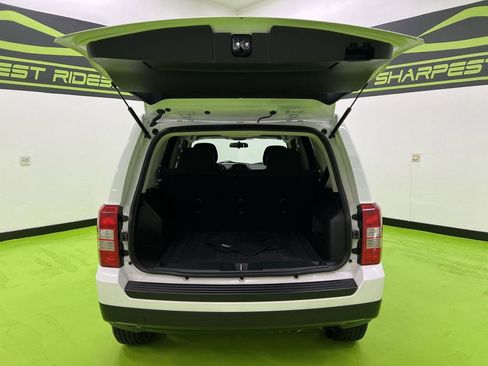 Used 2015 Jeep Patriot Latitude AWD/4WD image 9