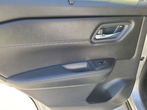 Certified 2025 Nissan Rogue SV w/ SV Premium Package FWD image 16