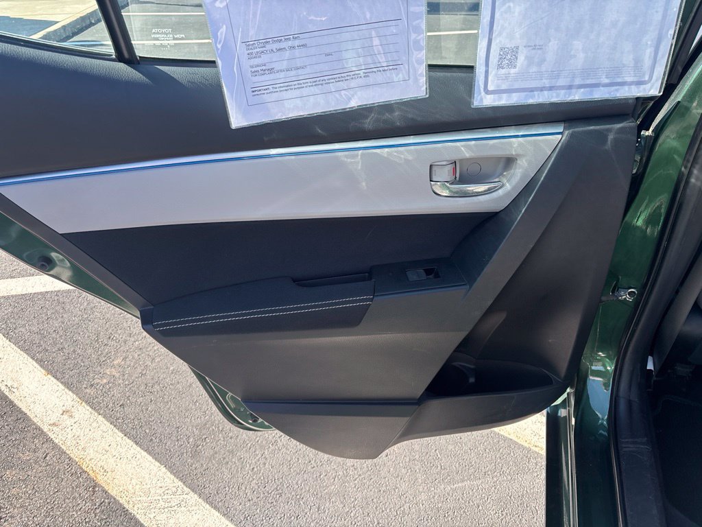 Used 2015 Toyota Corolla LE FWD image 25