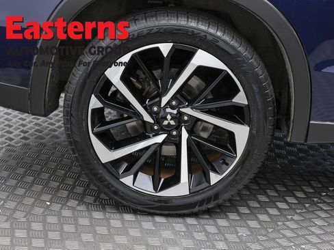 Used 2023 Mitsubishi Outlander SE AWD/4WD image 31