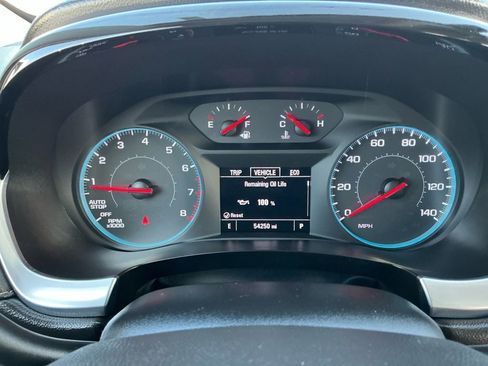 Used 2020 Chevrolet Traverse LT image 19