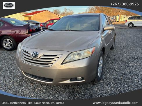 Used 2007 Toyota Camry XLE image 2