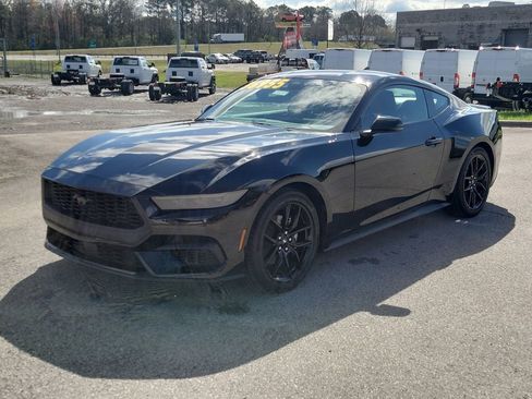 Used 2025 Ford Mustang Premium image 7