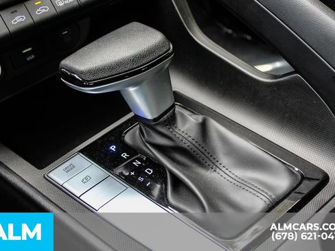 Used 2025 Hyundai Elantra SE FWD image 31