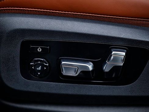 New 2026 BMW X5 M60i w/ Climate Comfort Package image 23