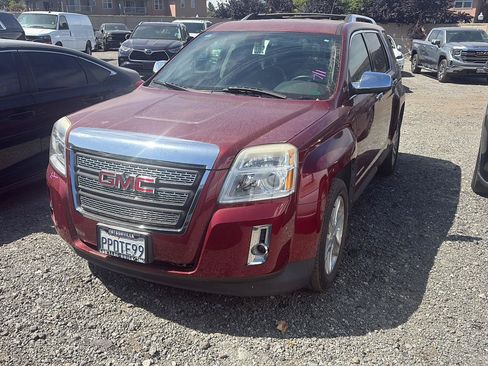 Used 2010 GMC Terrain SLT FWD image 1