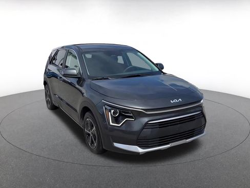 Used 2026 Kia Niro LX FWD image 2