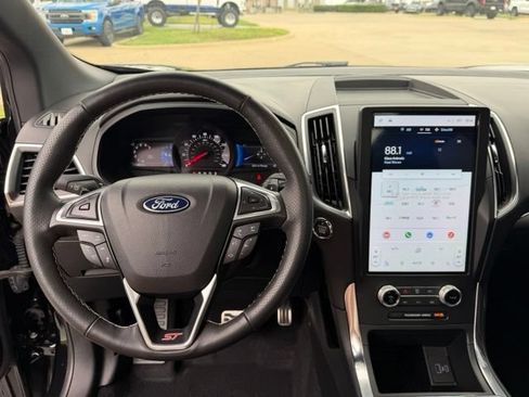 Used 2024 Ford Edge ST w/ Equipment Group 401A AWD/4WD image 13