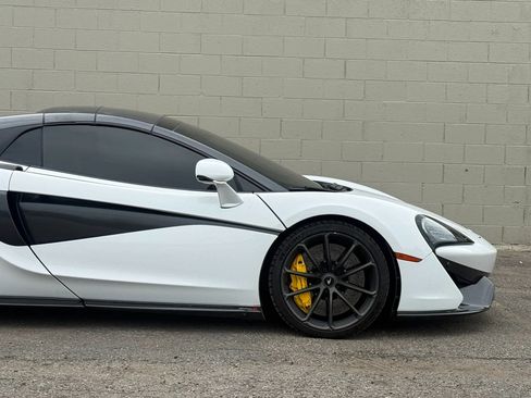 Used 2019 McLaren 570S Spider RWD image 18
