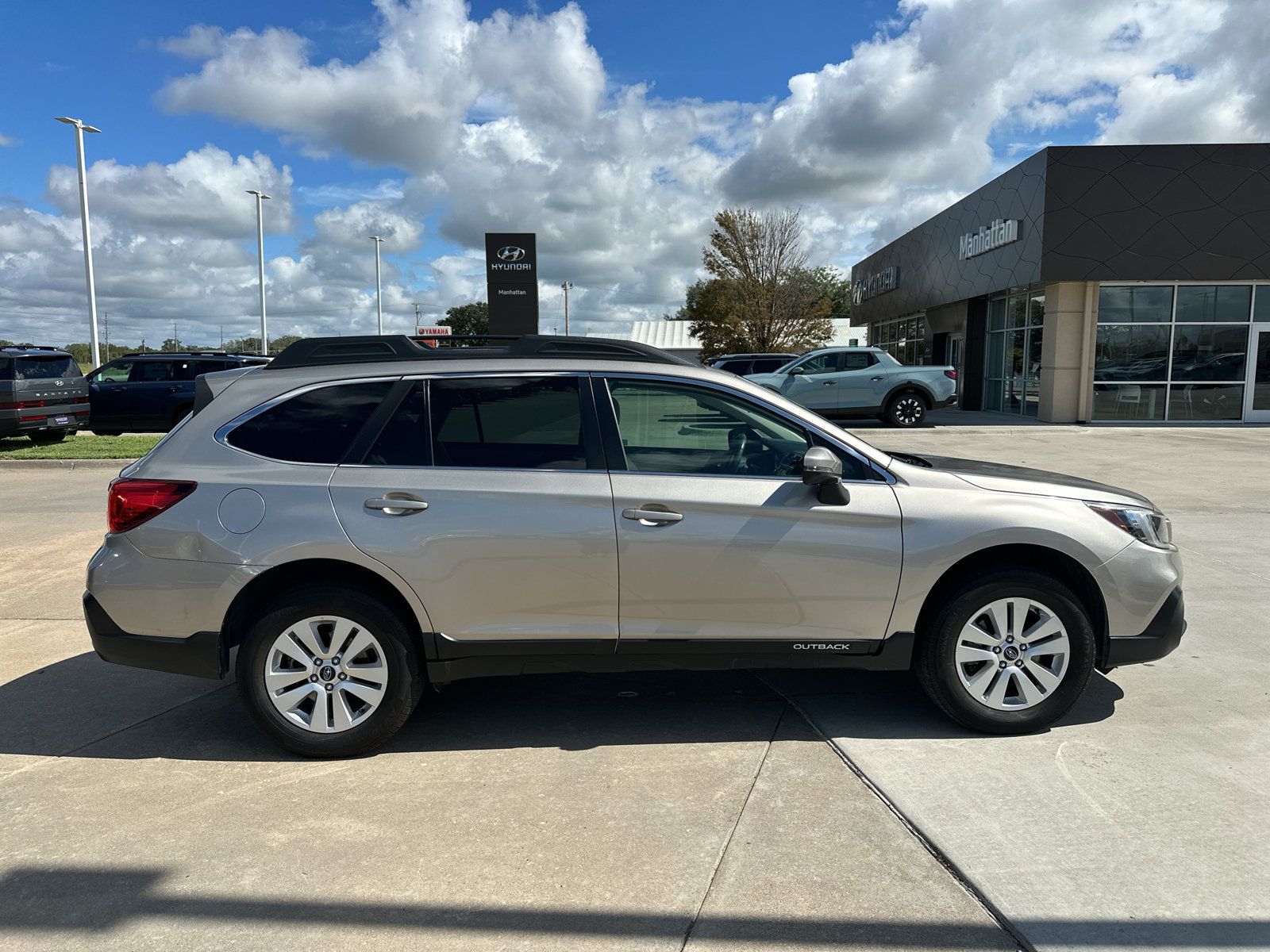 Used 2018 Subaru Outback 2.5i Premium AWD/4WD image 12