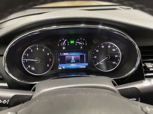 Used 2021 Buick Encore Preferred AWD/4WD image 32