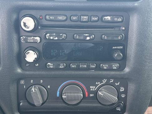Used 2003 Chevrolet S10 Pickup LS w/ LS Preferred Equipment Group RWD image 23
