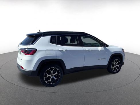 Used 2025 Jeep Compass Limited image 15