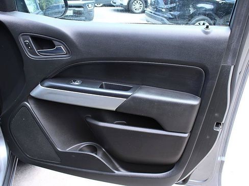 Used 2021 Chevrolet Colorado LT w/ Fleet Safety Package RWD image 17