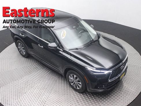 Used 2023 INFINITI QX60 Pure AWD/4WD image 3