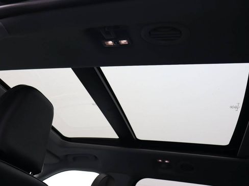 Used 2024 Ford Explorer XLT w/ Equipment Group 202A AWD/4WD image 7