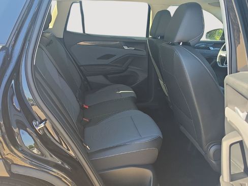 Certified 2025 Volkswagen Tiguan SE w/ Panoramic Sunroof Package AWD/4WD image 14